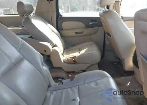 2014 Chevrolet Suburban C1500 Lt z USA, uszkodzony, nr VIN 1GNSCJE01ER102657